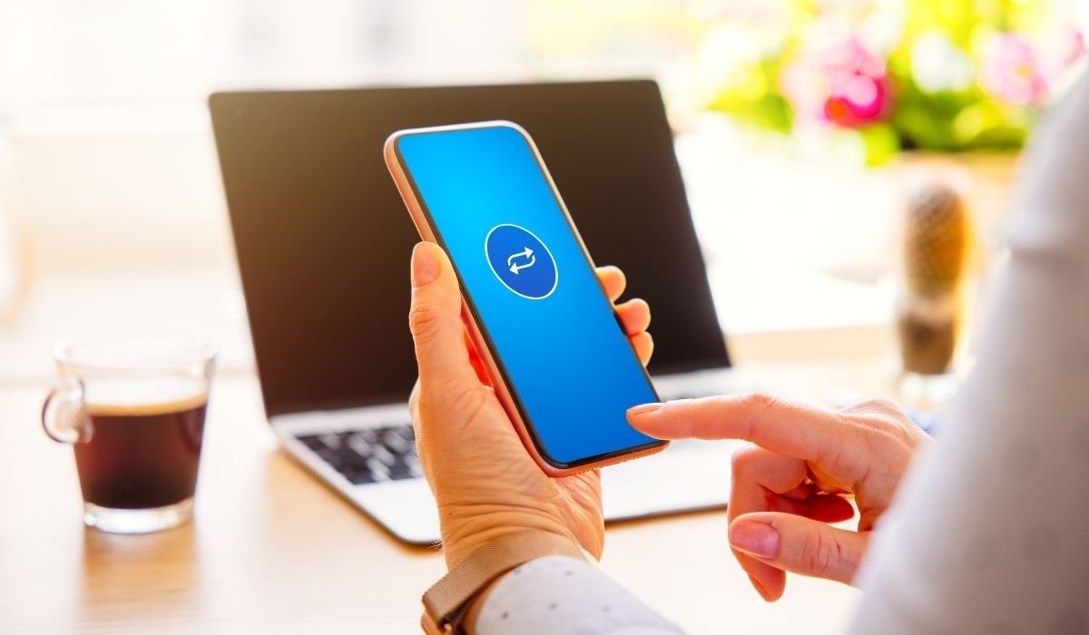 Loop a Video on Android