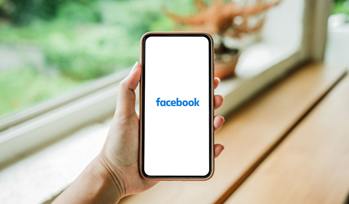 Facebook White Screen