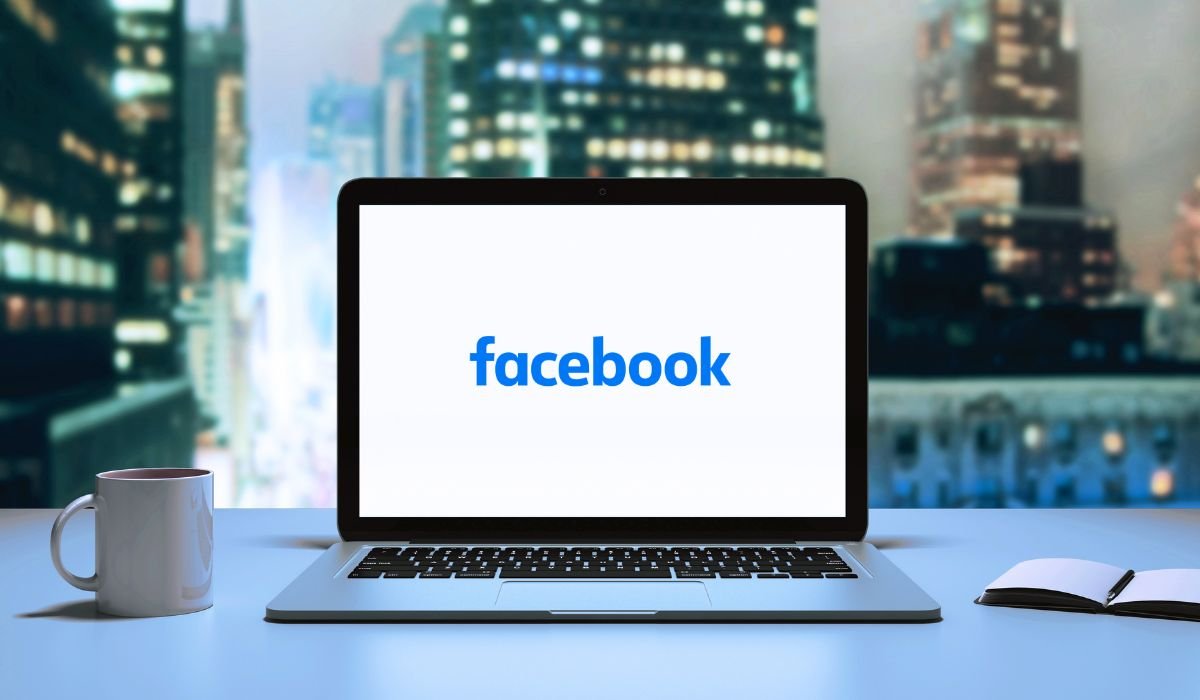 Move the Menu Bar on Facebook