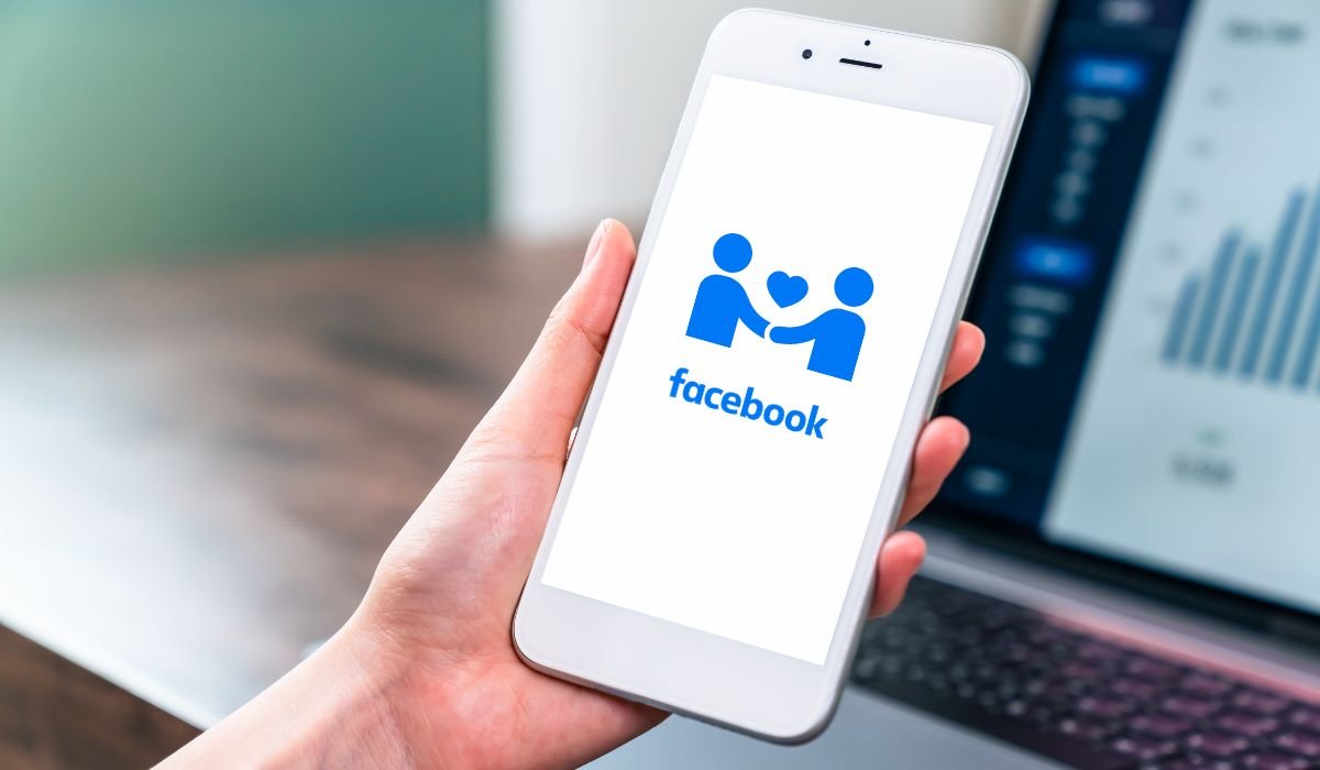 ‘In a Relationship’ Mean on Facebook